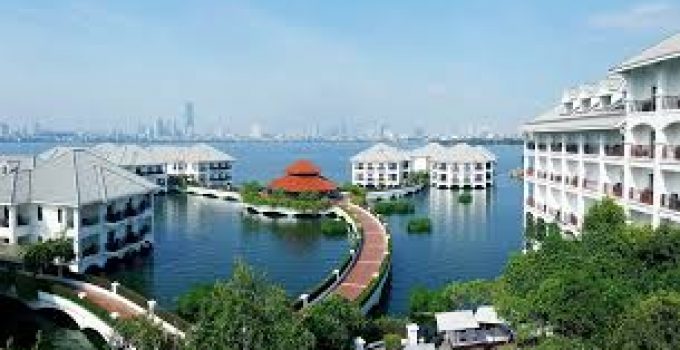 06 Hotels near West Lake, Hanoi with beautiful view, luxury, best service